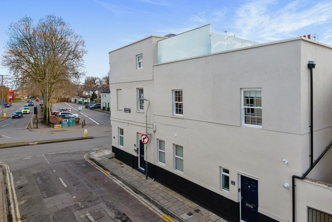 The Burton Penthouse By Fortuna Property Cheltenham Exterior foto