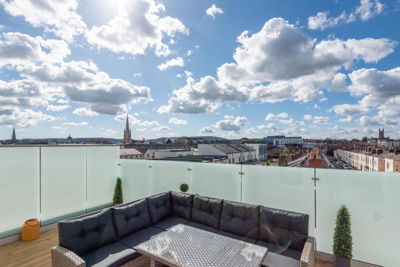 The Burton Penthouse By Fortuna Property Cheltenham Exterior foto
